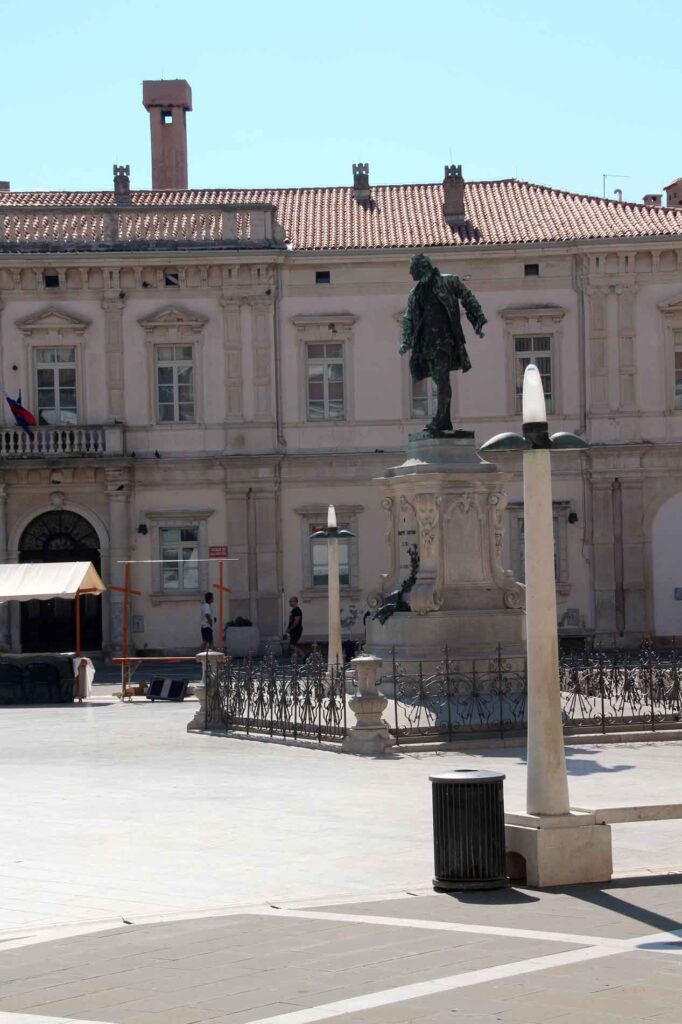 standbeeld Giuseppe Tartini