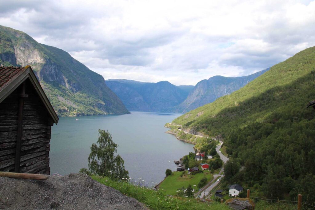 Otternes Bygdetun, Aurlandsfjord