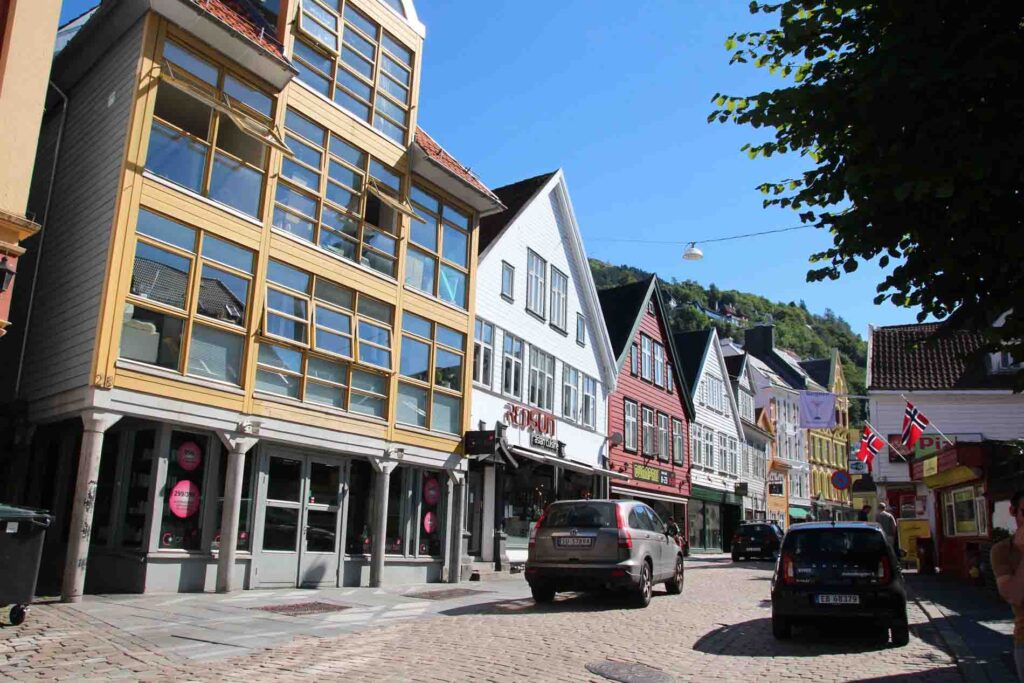 gekleurde huizen van Bergen