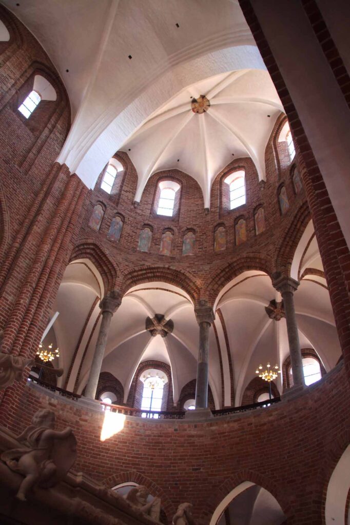 Binnen kathedraal Roskilde
