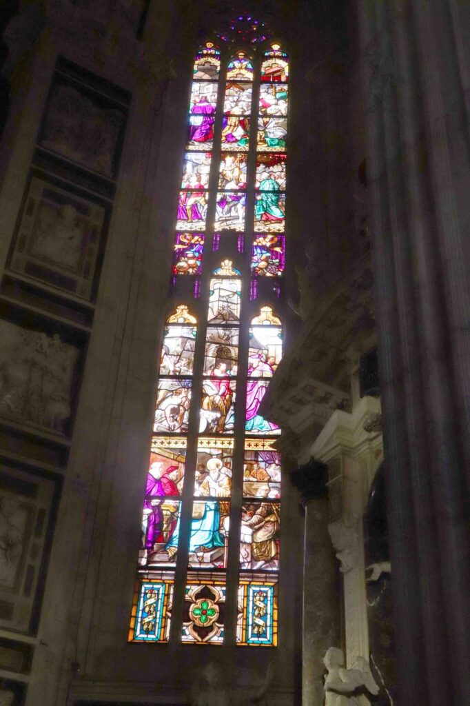 Glas-in-lood-raam Duomo binnen