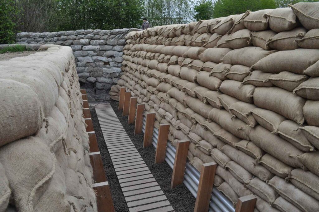 Loopgraven Yorkshire trench & dug out in Ieper