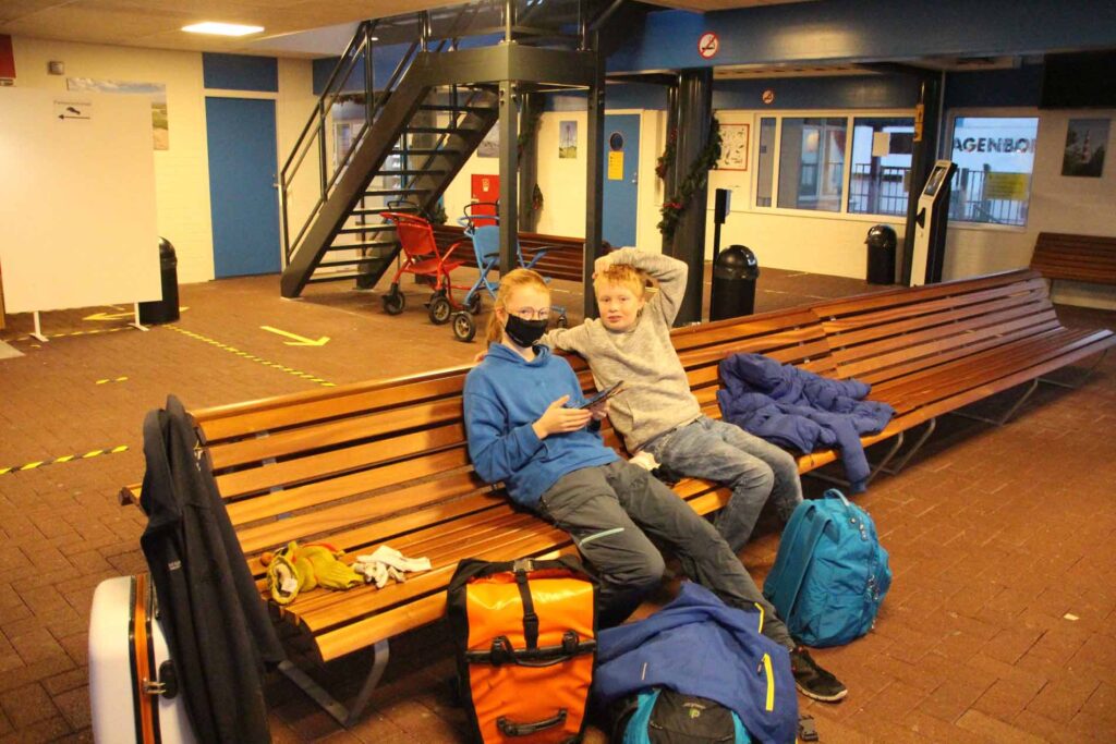 wachten op de veerboot