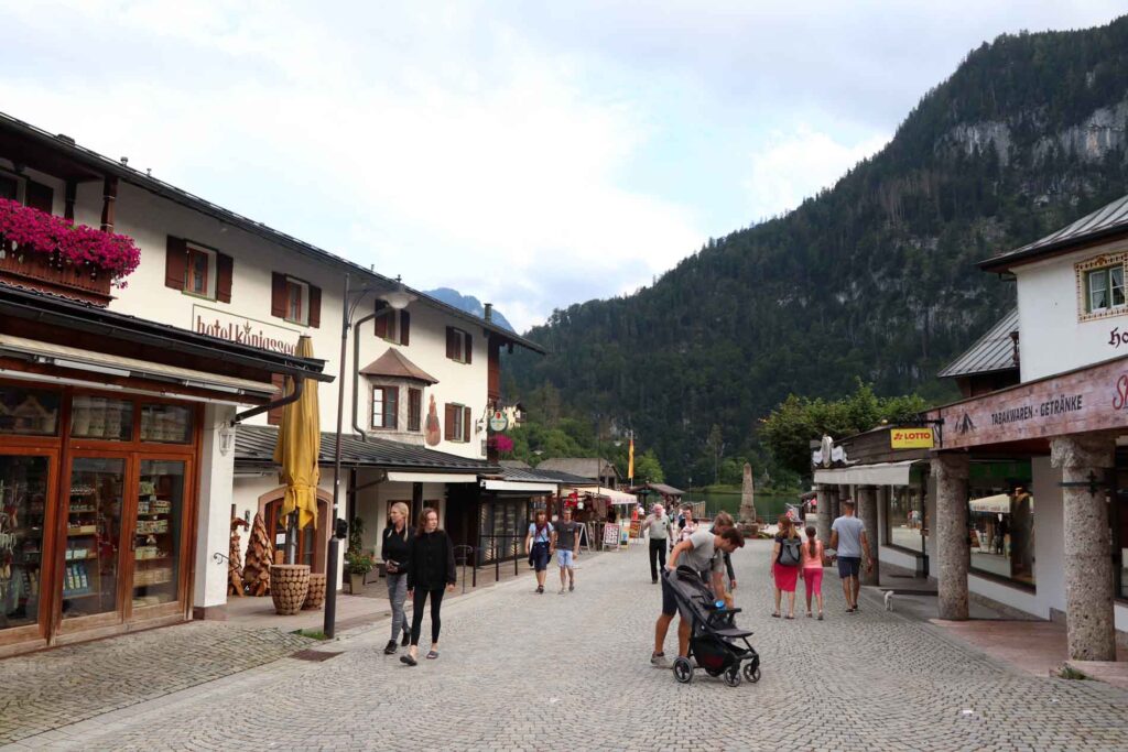 Het dorp Schönau am Königssee