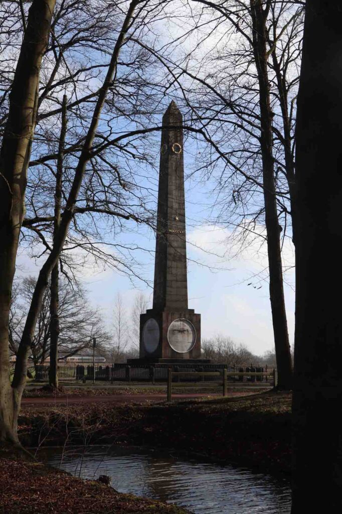 De Naald van Waterloo verticaal