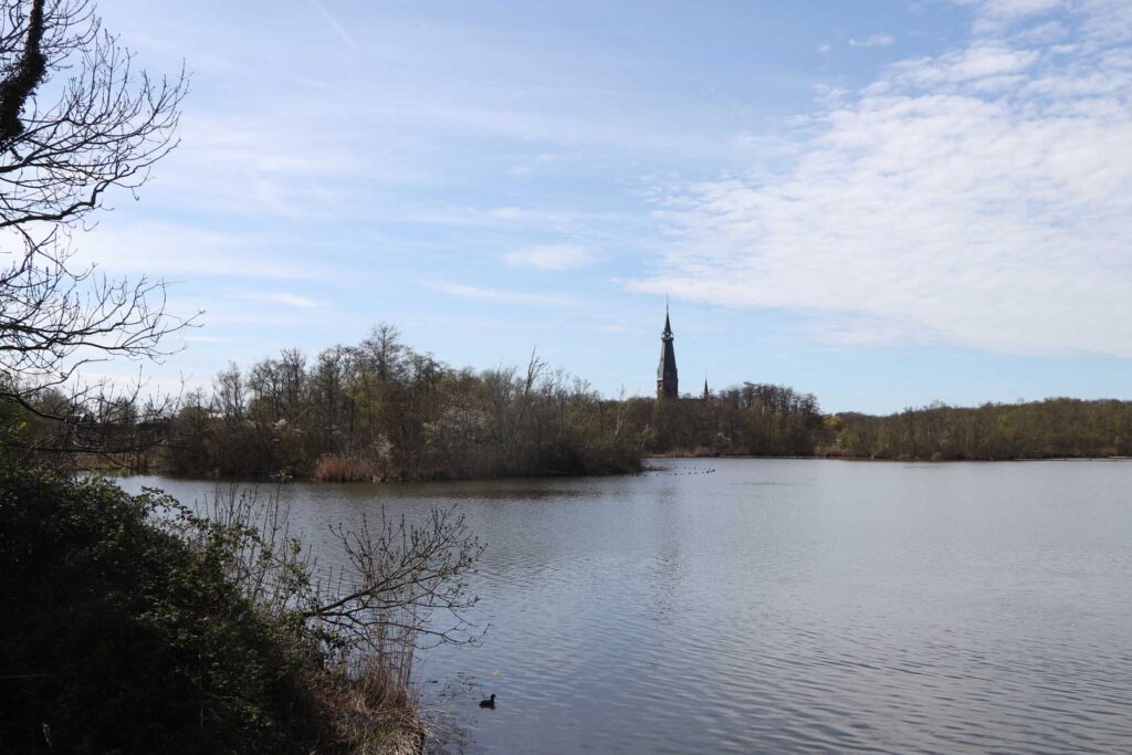 We blijven de Urbanuskerk zien